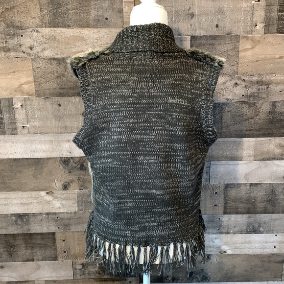 RXB Faux Fur Tie Front Boho Vest - Picture 3 of 16